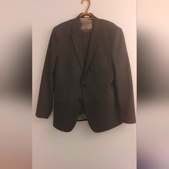 Calvin Klein 2pc Suit - Picture 1 of 9